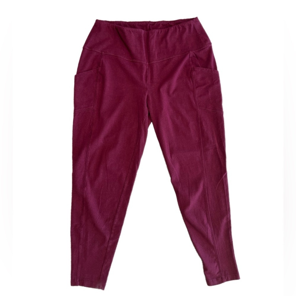 Zenana Outfitters Women's Pocket Leggings in Berry Plum